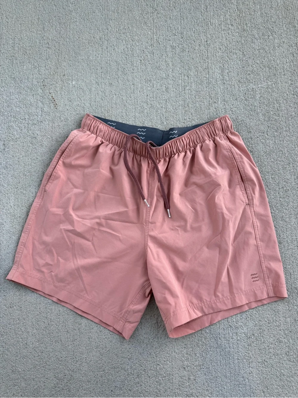Free Fly Men’s Breeze Shorts Size Medium Orange Dusk Salmon 5” Inseam